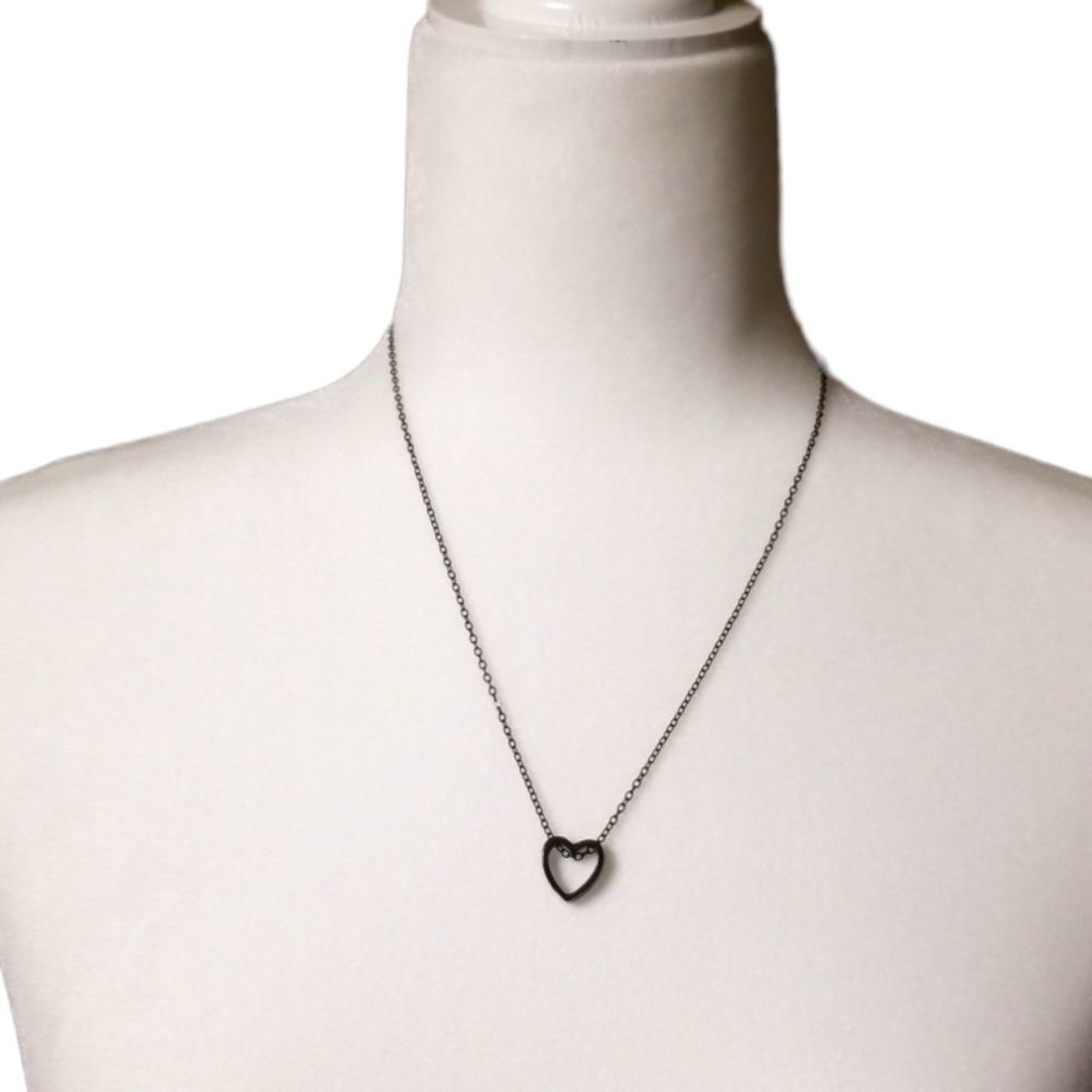 Dainty black heart necklace